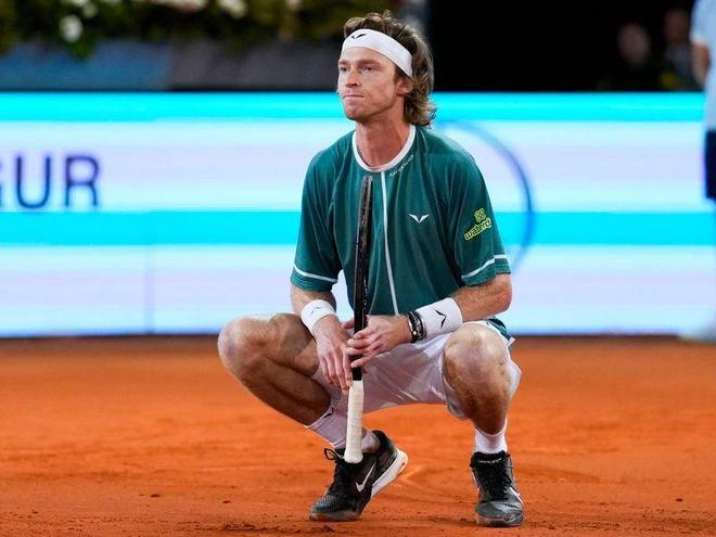 时倍感压力 时倍感压力